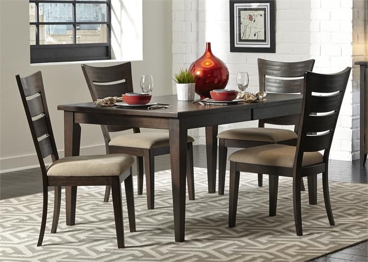 476-CD Pebble Creek II Dining